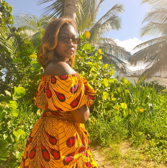 Meet your Posher, Stephanie - Picture 4 of 7